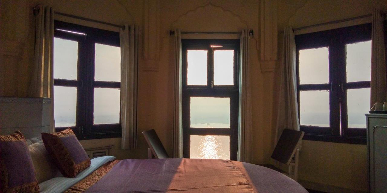 ורנאסי Dwivedi Hotels Hotel Elena מראה חיצוני תמונה